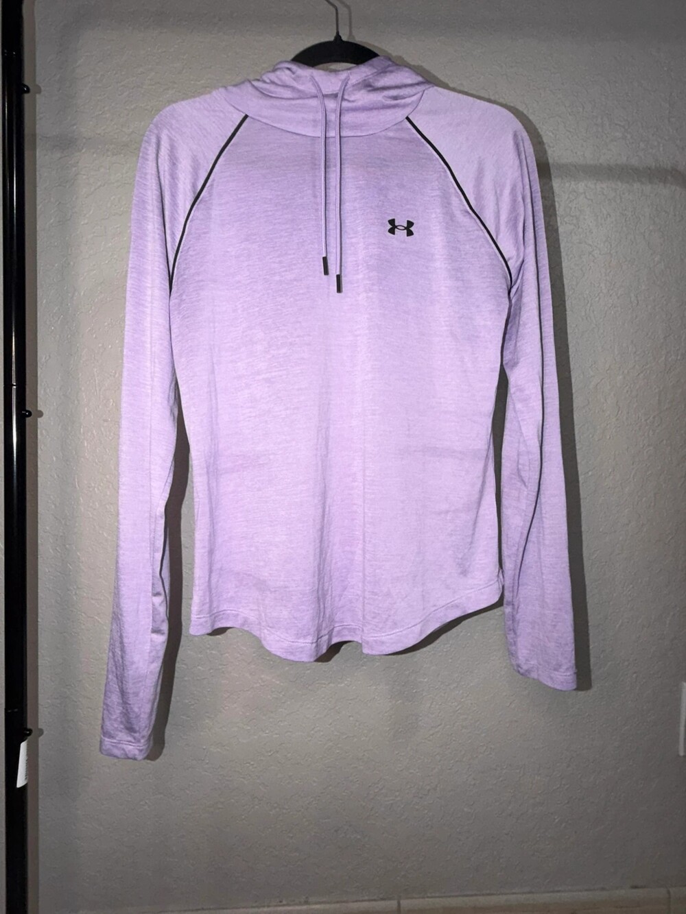 Under Armour Womenâs Medium Lavender Loose Fit Hoodie